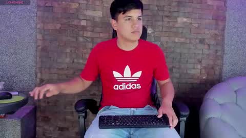 Snapshot of dantestone1 chatting on 11/21/25, 07:12 dantestone1 online show from 11/21/25, 07:12