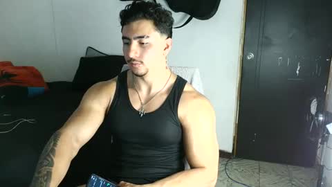 Snapshot of dantevicius chatting on 10/23/25, 10:41 Dante Vicius online show from 10/23/25, 10:41