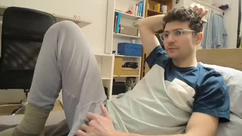 Snapshot of dantheman233 chatting on 02/14/25, 05:57 Daniel online show from 02/14/25, 05:57