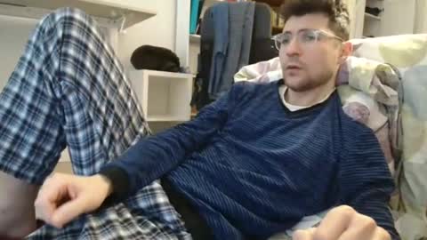 Snapshot of dantheman233 chatting on 03/08/25, 08:33 Daniel online show from 03/08/25, 08:33