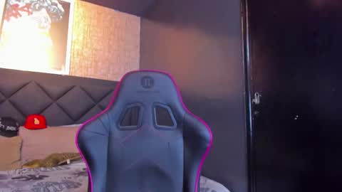 Dany online show from 10/31/25, 09:43