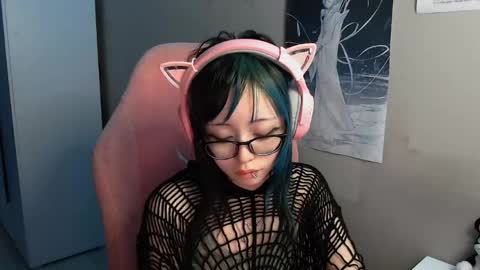 Snapshot of danyelleeyermann chatting on 04/16/26, 01:01 danyelleeyermann online show from 04/16/26, 01:01