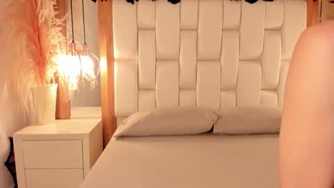 daphne_and_roger online show from 11/11/25, 11:10