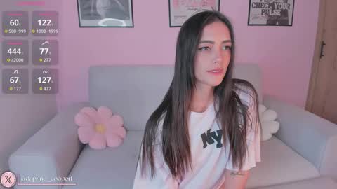 daphne_cooper1 online show from 02/20/26, 12:51