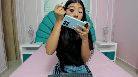 Daphne  online show from 01/13/25, 11:30