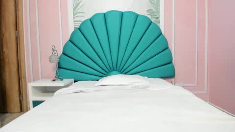 Daphne  online show from 01/29/25, 05:51