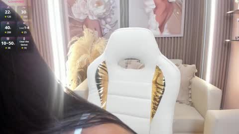 Daphne  online show from 11/28/25, 03:09