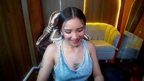 daphne_nicole_b online show from 03/05/26, 12:45