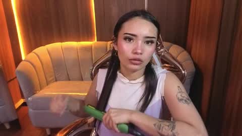 daphne_nicole_b online show from 04/08/26, 12:49