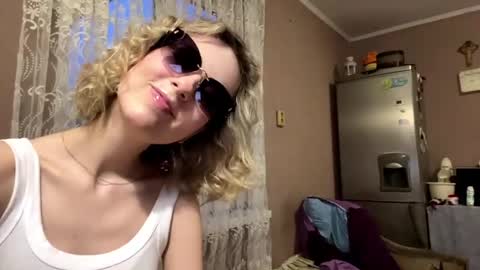 Monika online show from 04/10/26, 05:28