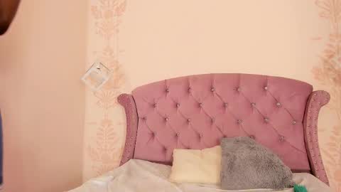 Daphne online show from 09/29/25, 08:57