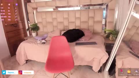 Snapshot of dapnne_ chatting on 10/27/25, 11:58 Daphne online show from 10/27/25, 11:58