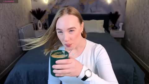 Snapshot of daralex_ chatting on 02/27/26, 09:42 Daralex online show from 02/27/26, 09:42