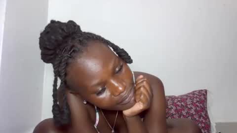 ESTHER online show from 10/21/25, 06:41