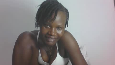 Snapshot of darberry21 chatting on 05/15/26, 05:09 ESTHER online show from 05/15/26, 05:09