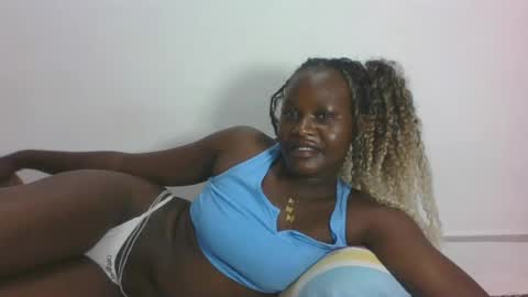 Snapshot of darberry21 chatting on 07/24/26, 05:27 ESTHER online show from 07/24/26, 05:27