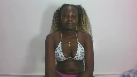 Snapshot of darberry21 chatting on 07/25/26, 05:43 ESTHER online show from 07/25/26, 05:43