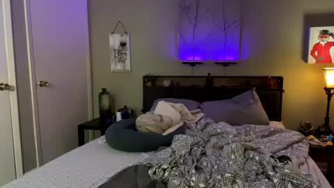 Snapshot of dareme917 chatting on 12/28/24, 01:06 dareme917 online show from 12/28/24, 01:06