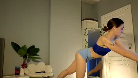 Snapshot of darilboom chatting on 12/03/24, 08:49 darilboom online show from 12/03/24, 08:49