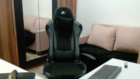 darius_94 online show from 10/12/25, 05:17