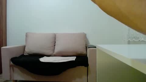 darius_94 online show from 10/21/25, 05:24