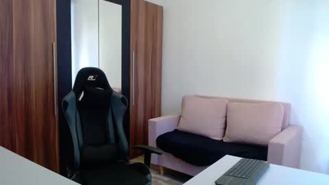 darius_94 online show from 10/31/25, 08:48