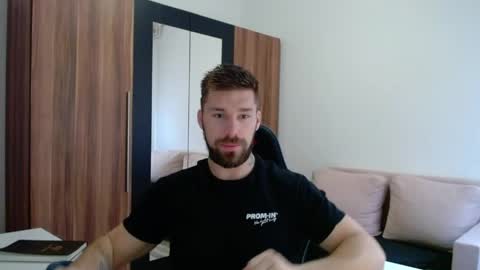 darius_94 online show from 04/09/26, 05:51