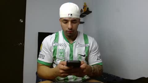 Snapshot of darius_phoenix chatting on 12/13/25, 08:36 Darius Phoenix online show from 12/13/25, 08:36