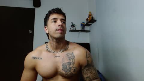 Snapshot of darius_phoenix chatting on 12/14/25, 08:35 Darius Phoenix online show from 12/14/25, 08:35