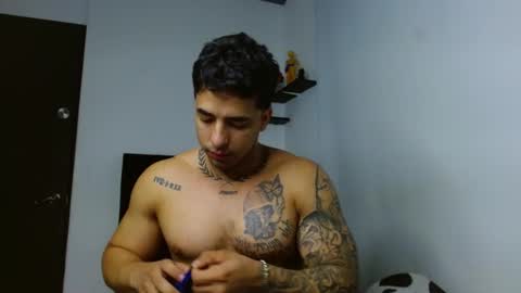 Snapshot of darius_phoenix chatting on 12/15/25, 06:34 Darius Phoenix online show from 12/15/25, 06:34