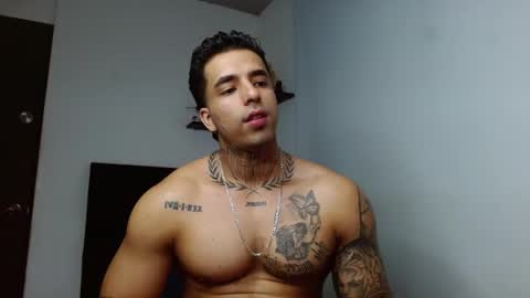 Snapshot of darius_phoenix chatting on 12/16/25, 08:14 Darius Phoenix online show from 12/16/25, 08:14