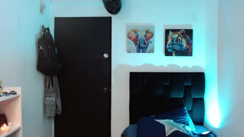 Darius Phoenix  online show from 04/15/26, 06:59