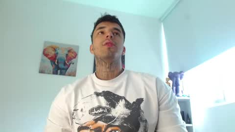 Snapshot of darius_phoenix chatting on 06/07/26, 06:55 Darius Phoenix online show from 06/07/26, 06:55