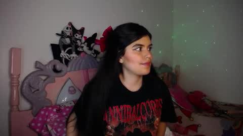 Moony online show from 11/16/25, 06:08