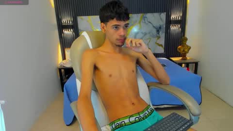 Snapshot of dark_desiree18 chatting on 01/10/26, 01:24 DARCK online show from 01/10/26, 01:24