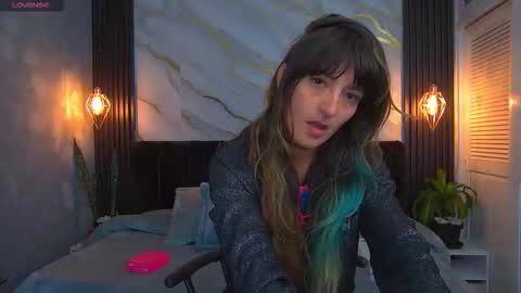 dark_dominika online show from 03/19/26, 08:02