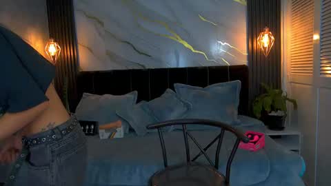 dark_dominika online show from 04/24/26, 12:51
