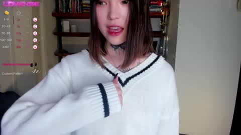 Snapshot of dark_ester chatting on 03/11/25, 04:51 Ester online show from 03/11/25, 04:51