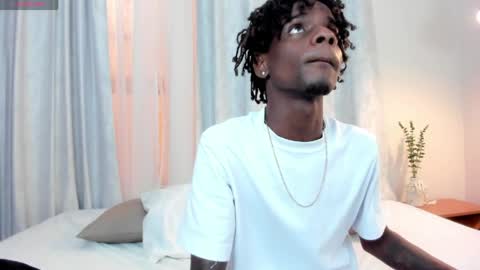 dark_fantasy9 online show from 04/05/26, 08:06