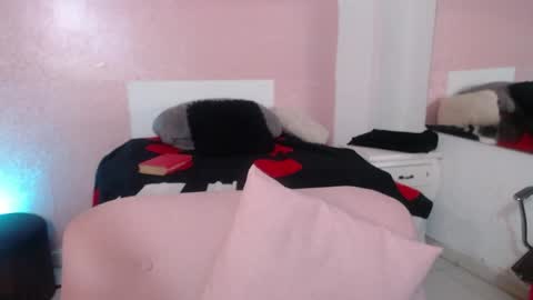 dark_flama online show from 04/06/26, 12:08