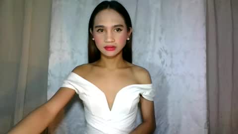 Snapshot of dark_hurohuro19 chatting on 12/25/24, 02:14 LIANNA online show from 12/25/24, 02:14