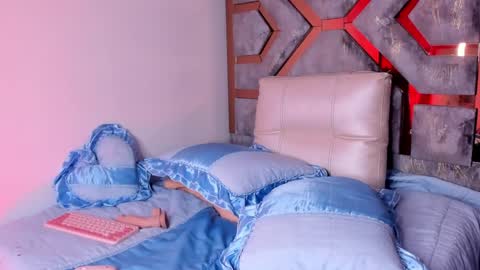 CELESTE online show from 02/01/25, 01:44