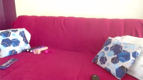 dark_qween online show from 03/01/25, 12:12