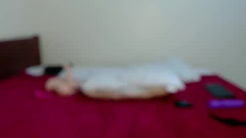 dark_qween online show from 03/12/25, 05:07