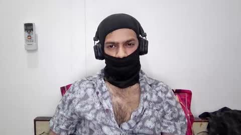 Snapshot of darkbud03 chatting on 11/05/25, 09:15 just a guy online show from 11/05/25, 09:15