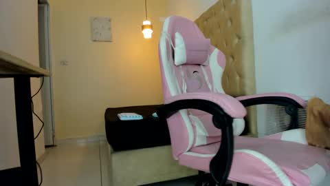 darkknightx01 online show from 10/04/25, 01:14