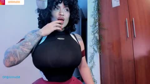 Snapshot of darknes_lilith18 chatting on 02/08/25, 02:15 darknes_lilith18 online show from 02/08/25, 02:15