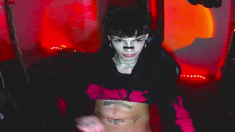 Snapshot of darkness_prince_x chatting on 12/14/25, 07:03 online show from 12/14/25, 07:03