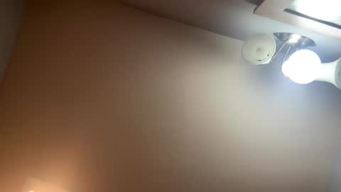 darknite083072 online show from 11/28/25, 10:23