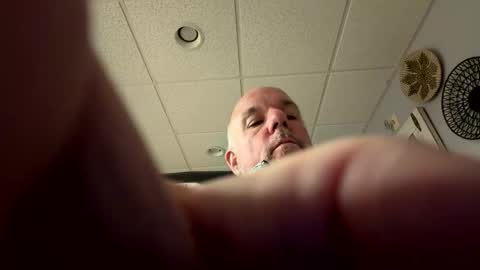 darknite083072 online show from 12/19/25, 12:39